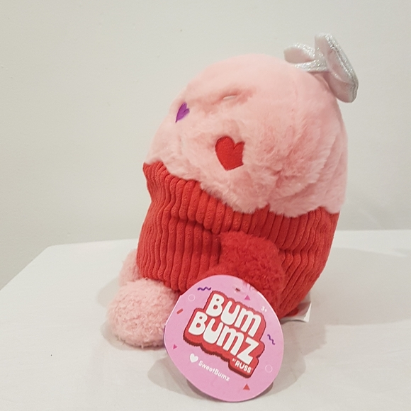 SweetBumz Cramer 7.5" the Cupcake Valentines Bumbumz - Picture 2 of 4